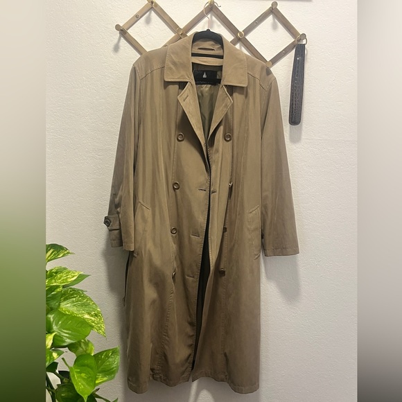 Vintage London Fog Trench Coat - Picture 6 of 6
